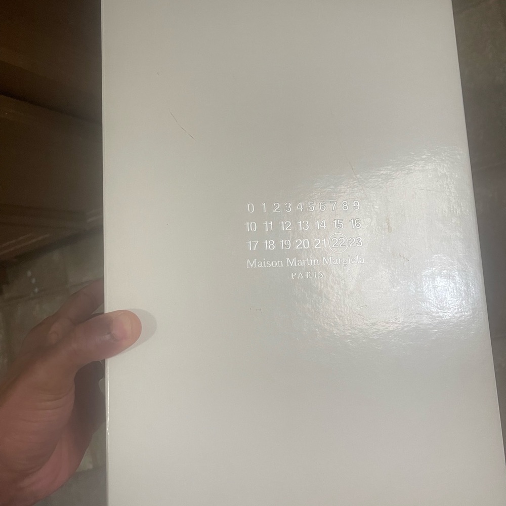 Brand new Margiela come with box and dust bag just tried it on size 42 EU 9 US - Picture 11 of 11
